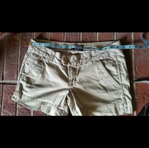 Buckle khaki shorts